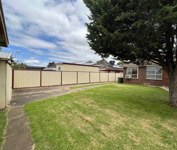 76 Victory Street, Keilor Park VIC 3042 - Photo 5