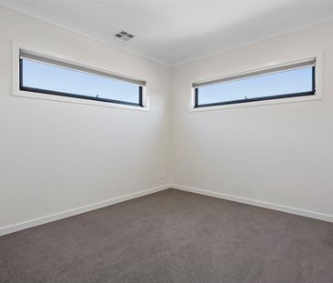 Modern Living in a Prime Kennington Location – One Townhouse Available - Photo 6