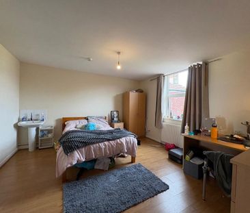 9 bedroom terraced house to rent - Photo 3