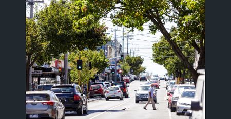 REAR UNIT WALKING DISTANCE TO HAMPTON STREET - Photo 2