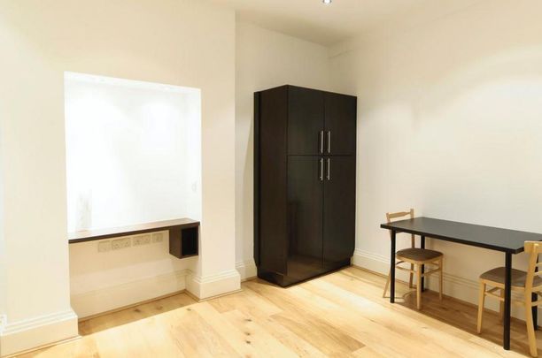 Studio to rent - Photo 1