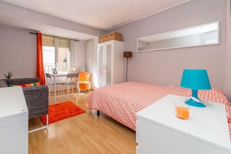 Calle Oriente, Valencia, Valencian Community 46006 - Photo 5