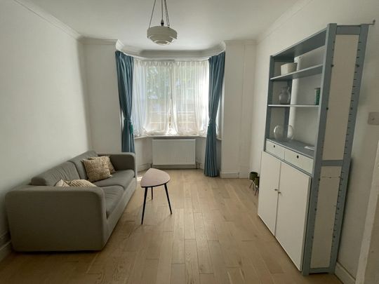 Room in a Shared House, Ridgdale Street, E3 - Photo 1