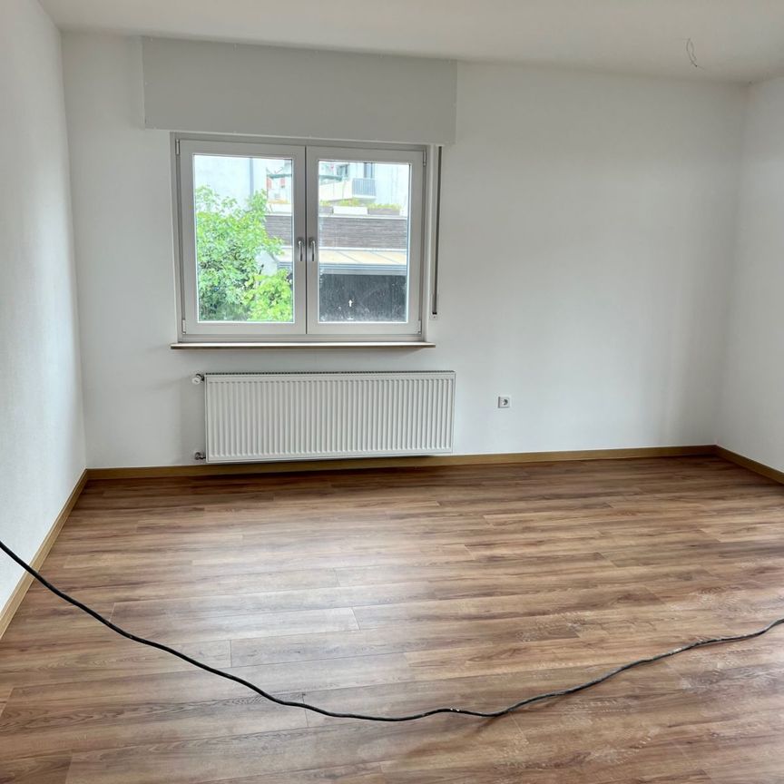 *Erzhausen - Komplett modernisierte und renovierte 3 Zimmerwohnung in ruhiger Lage* - Photo 1