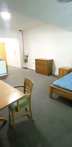 Studio to rent - Photo 1