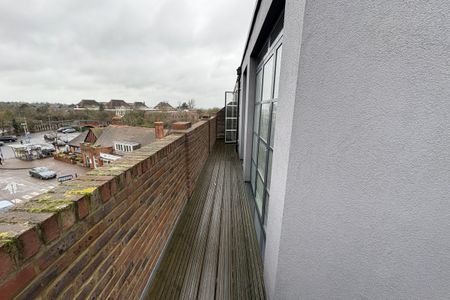 Station Parade - Photo 4