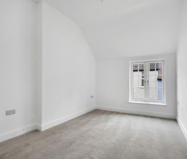 2 bedroom character property to rent - Photo 5