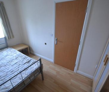 4 bedroom townhouse to rent - Photo 4