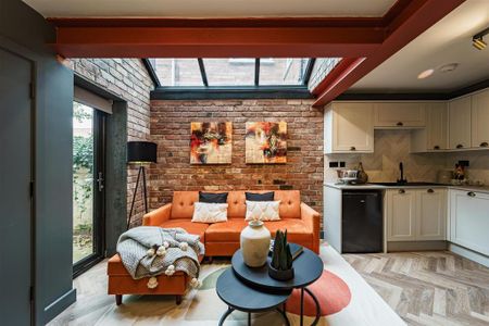 1 bedroom in a house share to rent - Photo 5