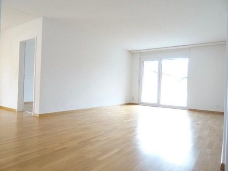 Moderne 4.5-ZW im 1. OG (ohne Lift) à 99 m² - Foto 2