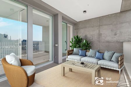 Luxurious 2 Bedroom unit - Panoramic Views - Photo 4