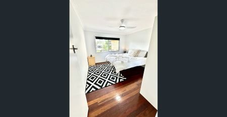 "Classic 70's Balmoral Apartment. - Photo 4