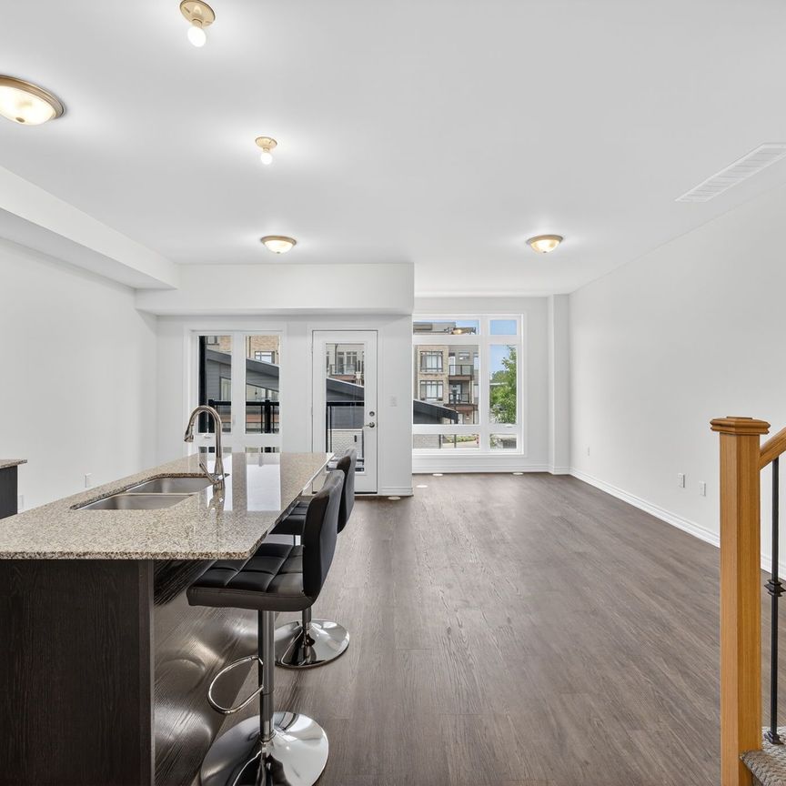 For Lease - 6 Wyn Wood Lane, Orillia, Ontario - Photo 1