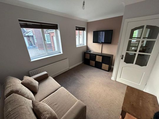 4 bedroom detached house to rent - Photo 1