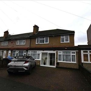 Middleham Road, London, N18 - Photo 2