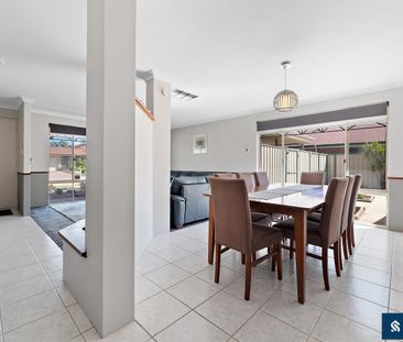 SPACIOUS 4 BEDROOM, 2 BATHROOM HOME IN PRIME EAST CANNINGTON LOCATION - Photo 4
