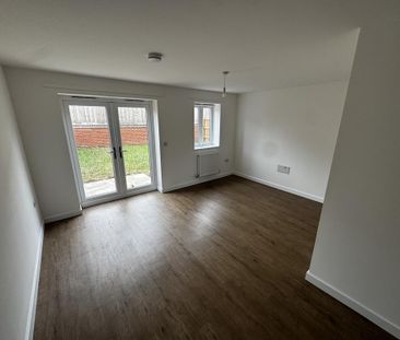 3 bedroom semi-detached house to rent - Photo 6