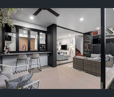 Stylish, Spacious & Effortlessly Low-Maintenance! - Photo 3