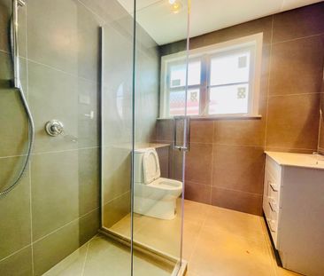 PAPAKURA, 4 BEDROOMS - Photo 1