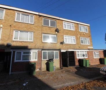 Avondale Road, London E16 - Photo 3