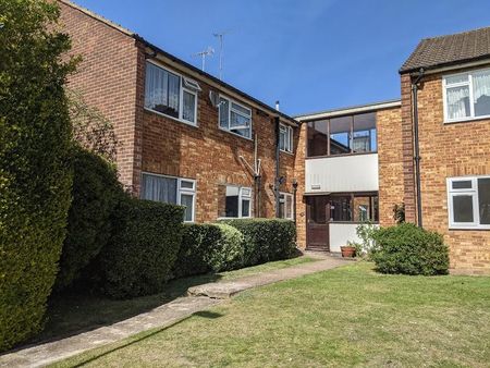 2 bed flat to rent in Kingsfield Road, Oxhey, WD19 - Photo 5