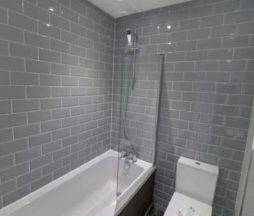 **NO DEPOSIT OPTION AVAILABLE** Modern apartment close to the town ... - Photo 2