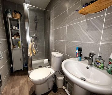 2 bedroom ground floor flat to rent - Photo 6