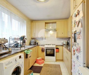 3 bedroom terraced house to rent - Photo 6