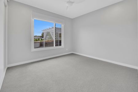 68 Miandetta Drive, Advancetown QLD 4211 - House For Rent | Domain - Photo 3