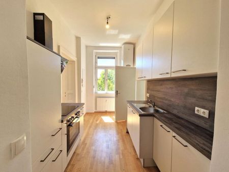 Kompakt & zentral: Perfekte Altbauwohnung für Singles & Berufstätige nahe Citypark - Foto 2
