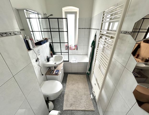 Sonnenverwöhnte 2-Zimmerwohnung inkl. Einbauküche in Stadtfeld Ost - Photo 1