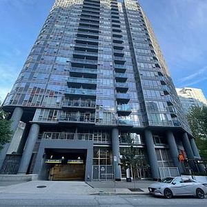 High Rise in the middle Downtown -Robson Street - Photo 2