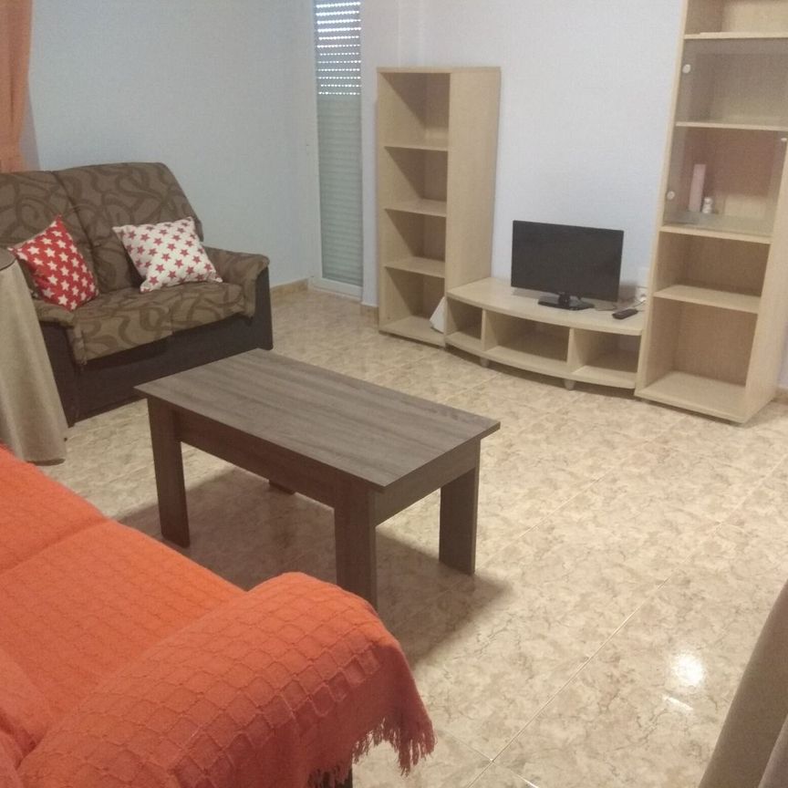 Piso de alquiler en Avenida de Portugal, Carmelitas - Photo 1