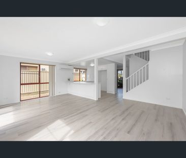 5/111 greenacre Drive, Parkwood, Qld 4214 - Photo 2