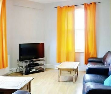 House share to rent on - Photo 1