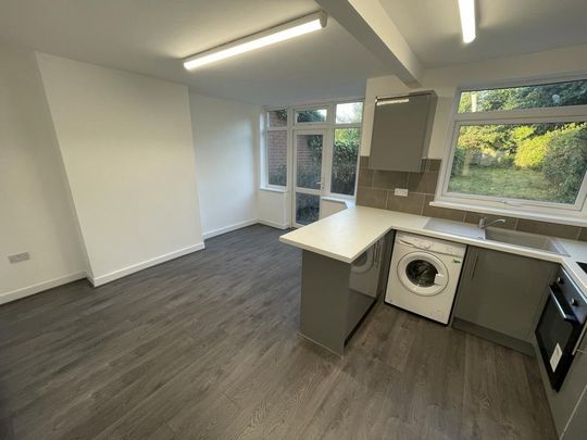 3 bedroom semi-detached house to rent - Photo 1