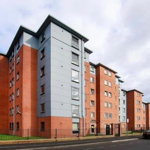 Room in a Shared Flat, Kincardine Court, M13 - Photo 2