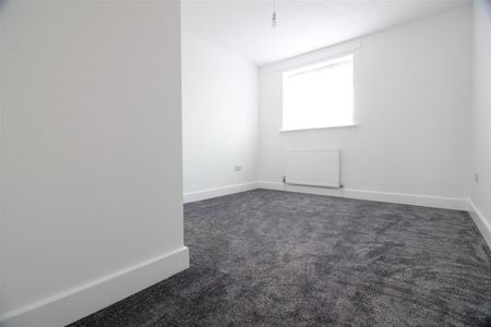 Redford Close, Feltham - Photo 2