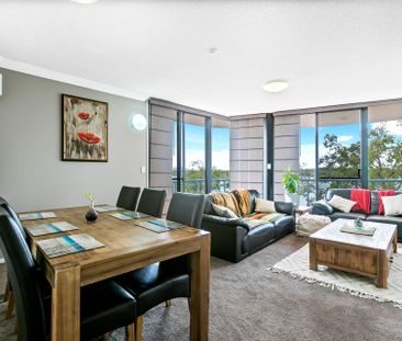 Picnic Point – Three Bedroom Penthouse with Private Roof Top Garden! - Photo 3