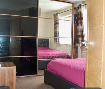 4 bedroom terraced house to rent - Photo 5