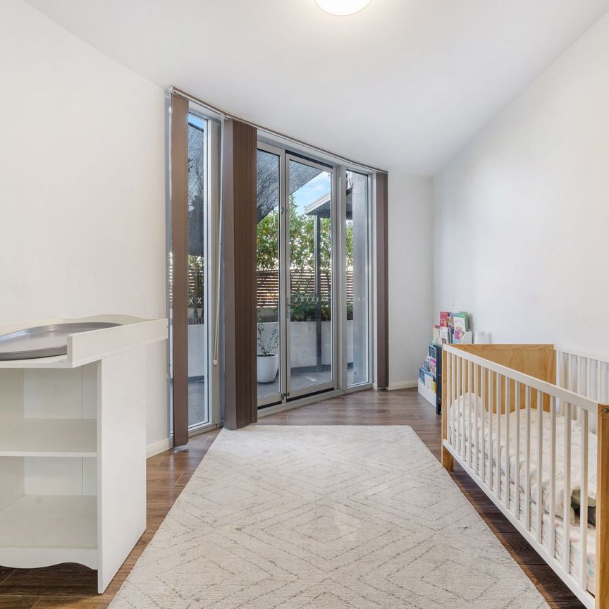 Immaculate 2 Bedroom - Photo 1