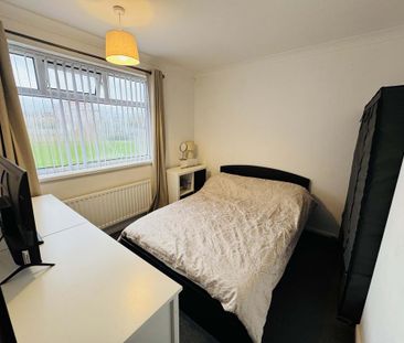 3 bedroom semi-detached house to rent - Photo 4