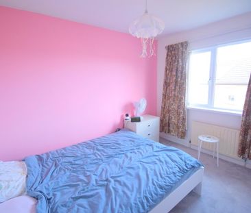 19 Ravenhill Court, BT68FS, Belfast - Photo 3