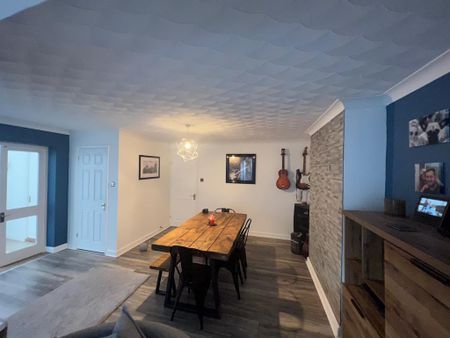 3 bedroom semi-detached house to rent - Photo 5