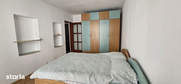 Inchiriez apartament de 3 camere,situat in Cartierul Vasile Aaron,et.1 - Fotografie 1