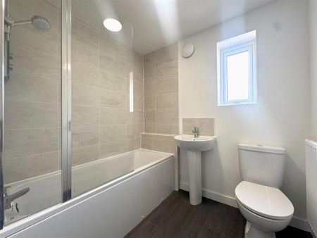 3 bedroom terraced house to rent - Photo 5