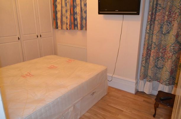 3 bedroom flat to rent - Photo 1