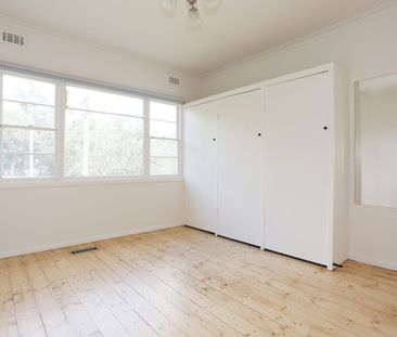 Beautiful 3-Bedroom Home in Macleod - Photo 6