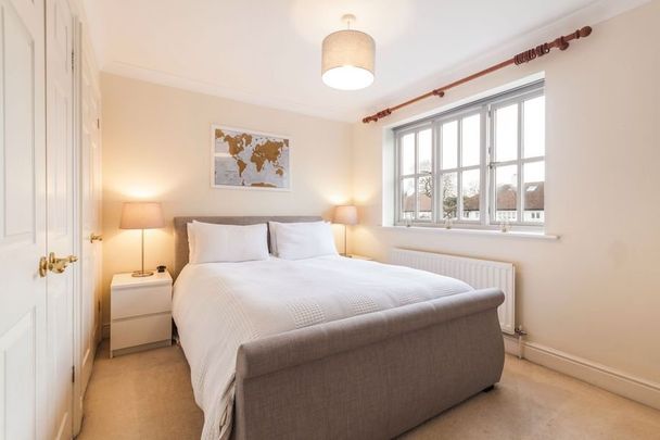 Chobham Road, Ascot, SL5 - Photo 1