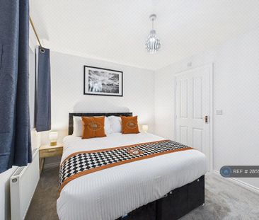 5 bedroom semi-detached house to rent - Photo 5